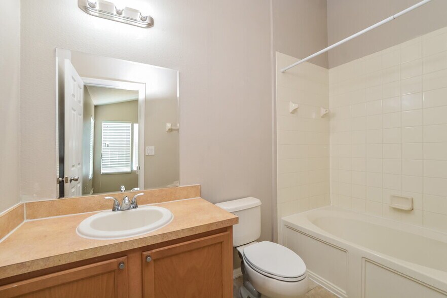Building Photo - 2511 Bobby Lee Ln