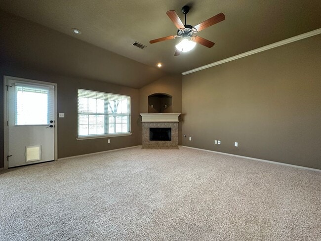 Building Photo - Spacious Elegance: Your Dream 3 Bed, 2 Bath Home with a Cozy Fireplace and 2-Car Garage!
