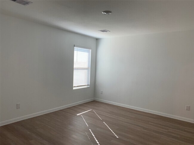 Building Photo - 18118 Rockvine Dr