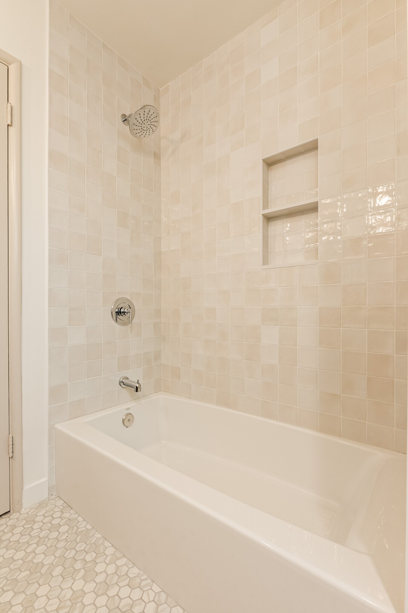 Building Photo - 3205 Fairesta St