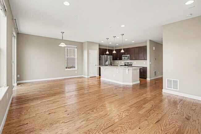 Building Photo - 3 Bed 2 Bath Ranch Home with Den and Large Unfinished Basement