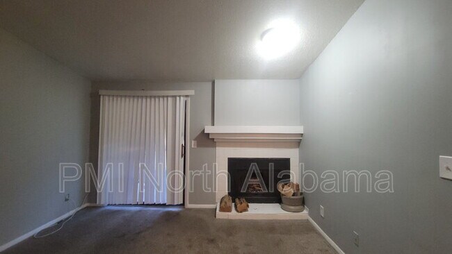 Building Photo - 900 Candlewood Dr NW