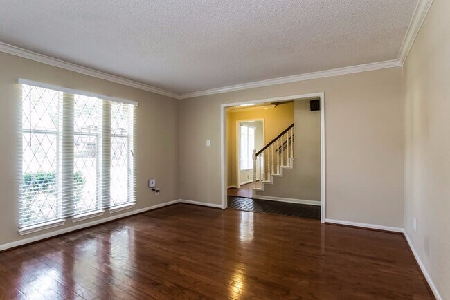 Primary Photo - 3822 Stillview Dr