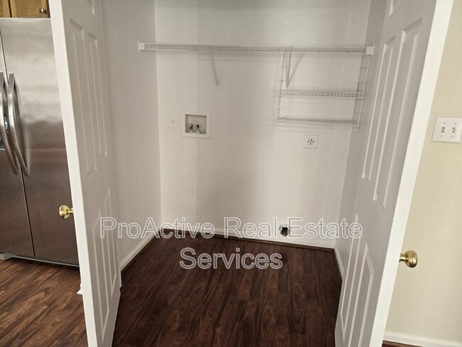 Building Photo - 831 Marshall Ave