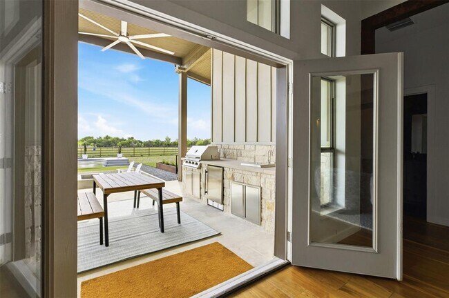 Building Photo - 215 Mesa Vista Dr