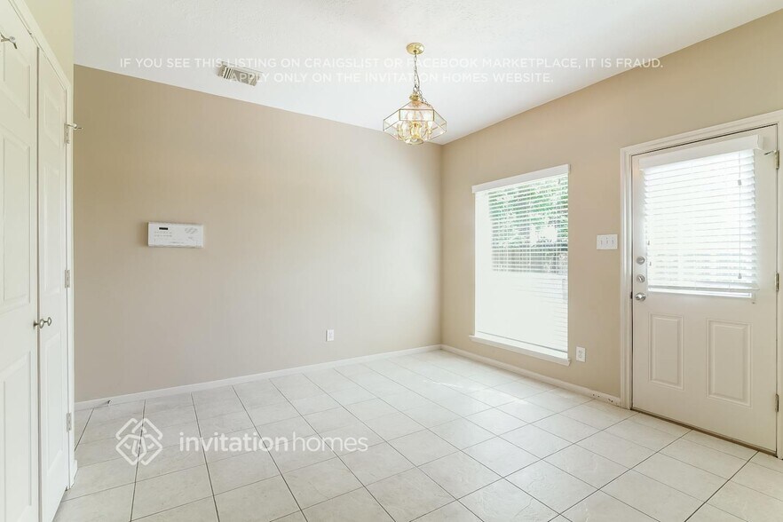 Building Photo - 11907 Lakewood Hills Dr