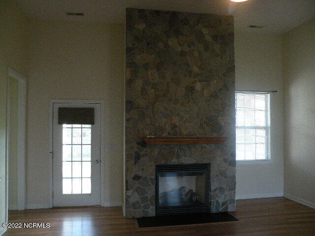 Building Photo - 132 Blackheath Dr