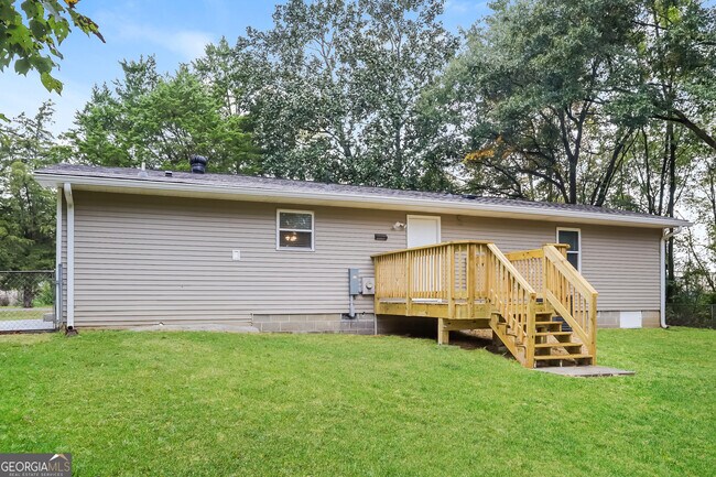 Building Photo - 66 Seminole Rd NE