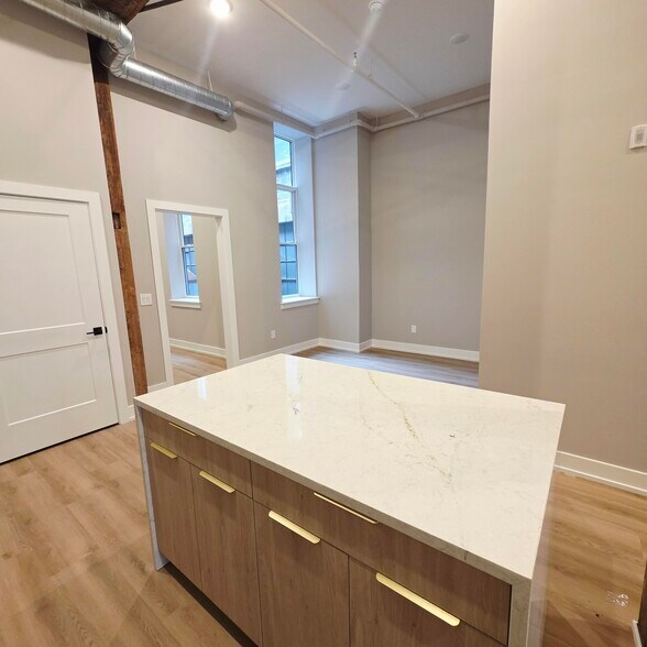 Building Photo - 714 Chestnut St