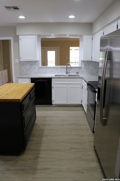 Building Photo - 13811 Brook Hollow Blvd