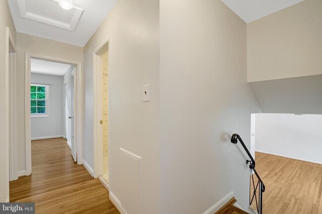 Building Photo - 8236 Governors Ct