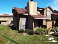 Building Photo - 200 Parma Dr
