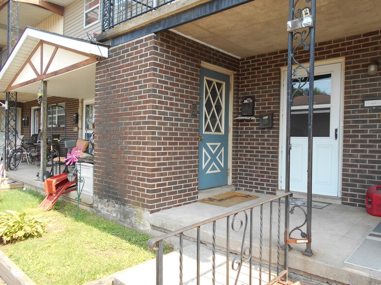 Primary Photo - 718 E 18th St