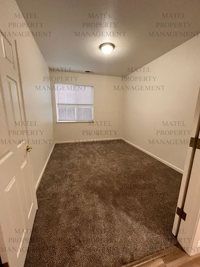 Building Photo - Move in Special see ad