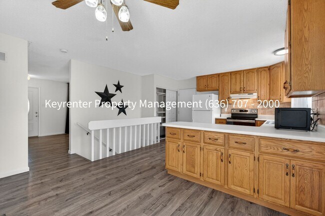 Building Photo - Spacious 3BR Home with Finished Basement in St. Charles