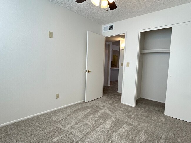 Building Photo - 3439 W Peppertree Ln