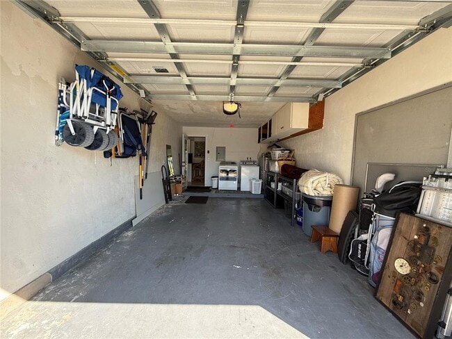 Building Photo - 204 Mindy Dr