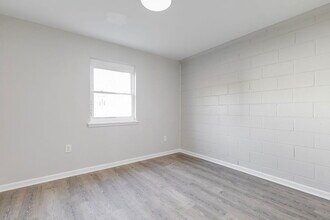 Building Photo - 1907 Whitcomb St