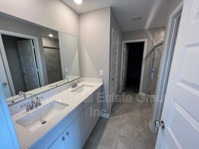 Building Photo - 3085 Gibbert Ln