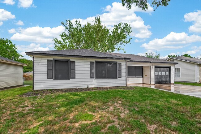 Building Photo - 514 Evonne St