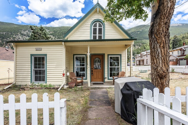 Building Photo - 400 Argentine St