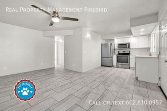 Building Photo - 45 N Phyllis-108