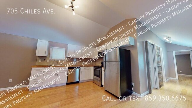 Building Photo - 705 Chiles Ave