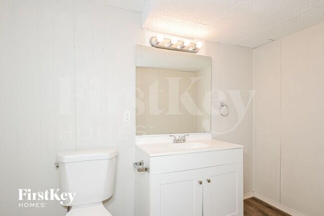 Building Photo - 1851 Smizer Mill Rd