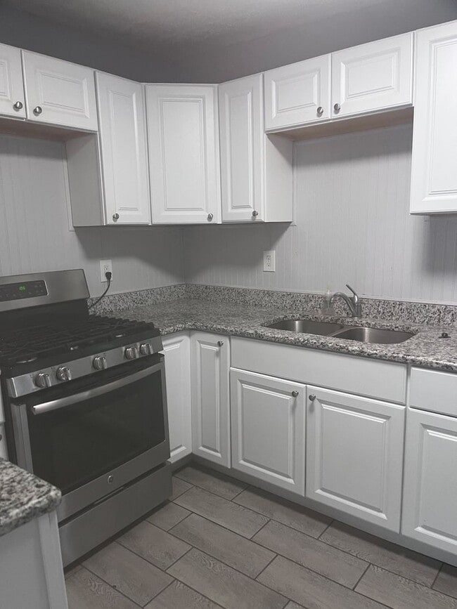 Building Photo - 2 bed, 1 Bath