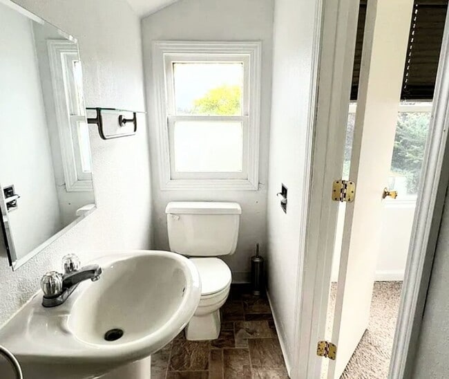 Building Photo - 1049 I St