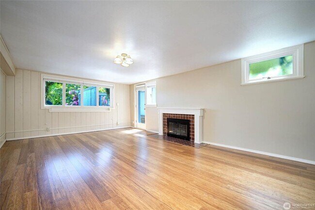 Building Photo - 4bd/3ba Seattle Home