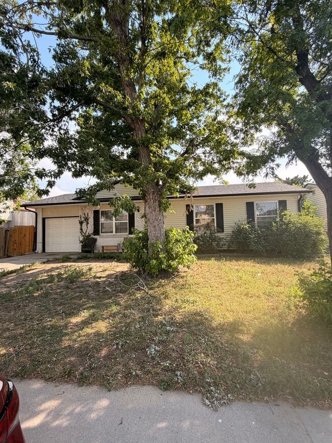 Building Photo - 15978 E 18th Pl