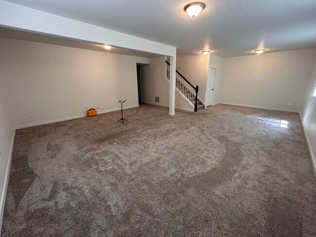 Building Photo - Immaculate 4 Bed 4 Bath Home in School District 20!!!