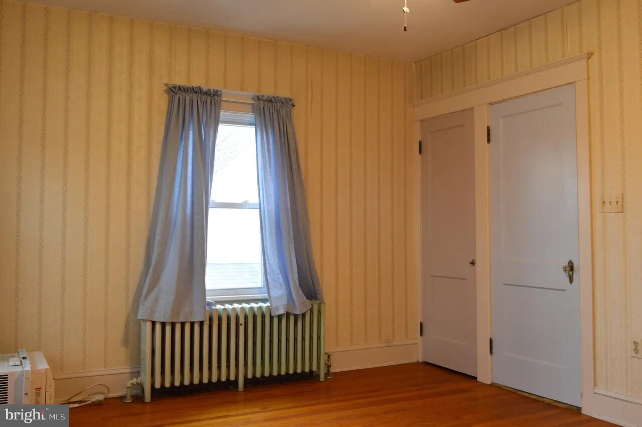 Building Photo - 2203 Fairview Ave