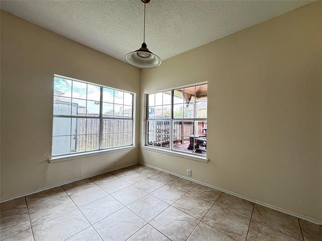Building Photo - 2812 Clearmeadow Dr