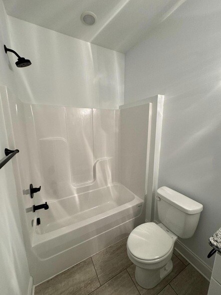 Building Photo - 753 Amanda Ct