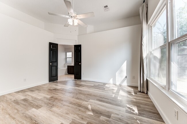 Building Photo - 31302 Baker Lake Dr