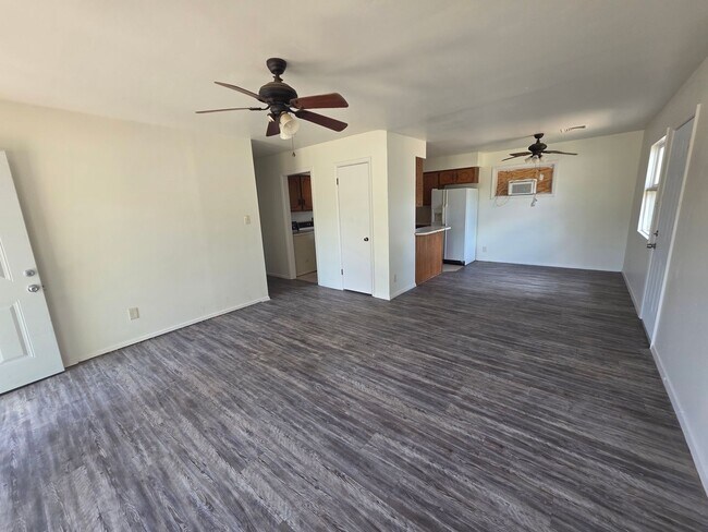 Building Photo - 3 Bed / 1 Bath Gem with Fenced Yard & Carport!