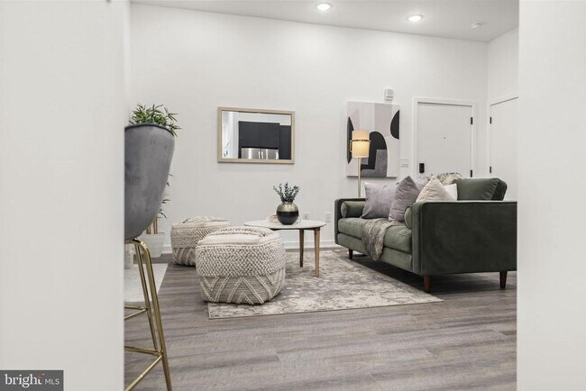 Building Photo - 1602 Locust St