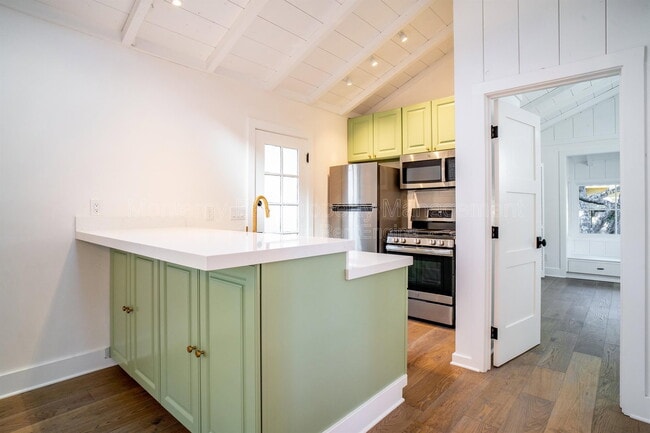 Building Photo - 2935 Alta Ave