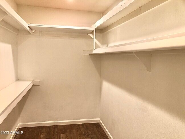 Building Photo - 6711 E Aire Libre Ln
