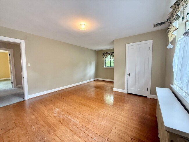 Building Photo - 6491 Ridge Ave