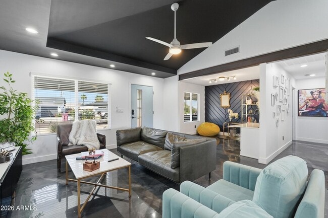 Building Photo - 2812 N 71st Pl