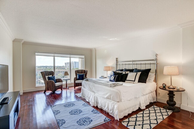 Building Photo - 4301 N Ocean Blvd