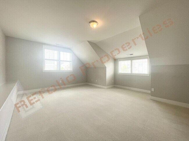 Building Photo - 413 Ancient Oaks Dr