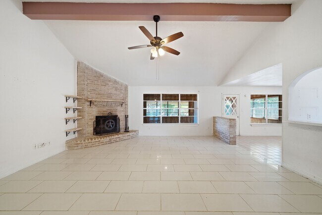 Building Photo - 16957 Glen Eagle Dr N