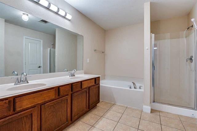 Building Photo - 2118 Augusta St