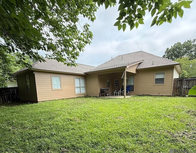 Building Photo - 9441 Boone Ave