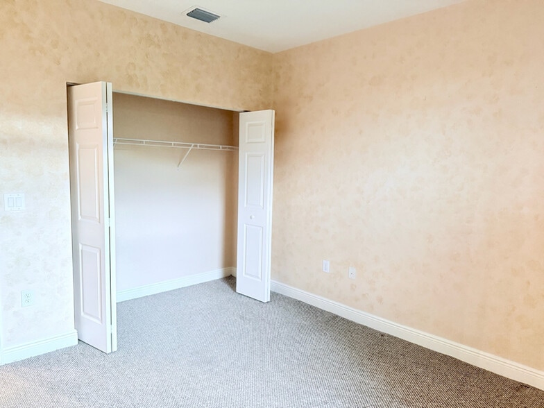 Building Photo - 15275 SW 38th St