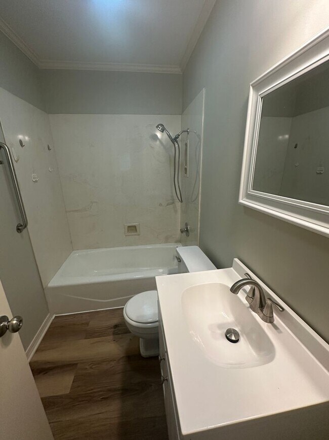 Building Photo - Lynbrook Subdivision